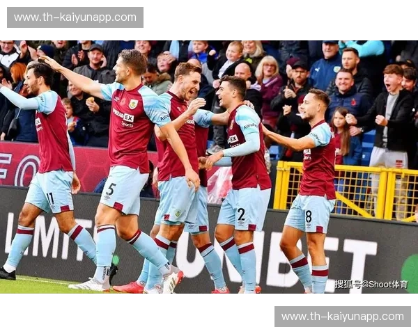 莱切城vs水晶宫：英超赛场的璀璨对决，谁能在这场“蓝狐”与“老鹰”的较量中展翅高飞？